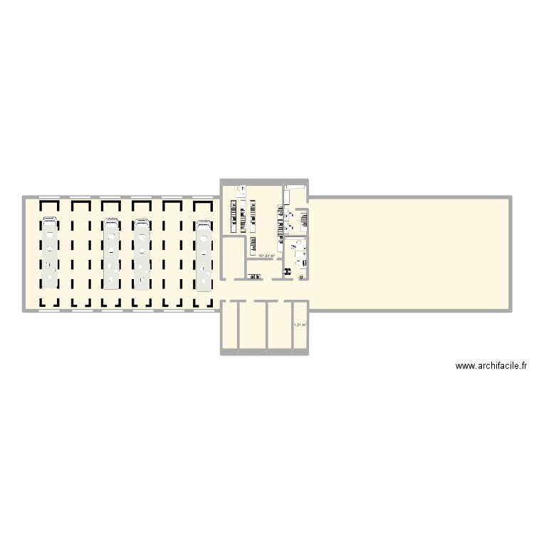 BTS. Plan de 2 pièces et 103 m2