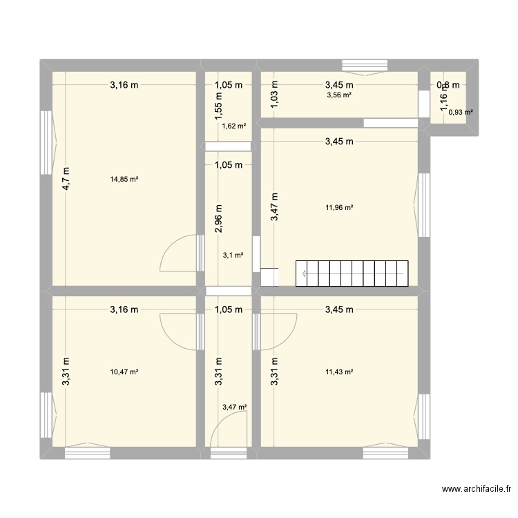 R2 maison. Plan de 9 pièces et 61 m2