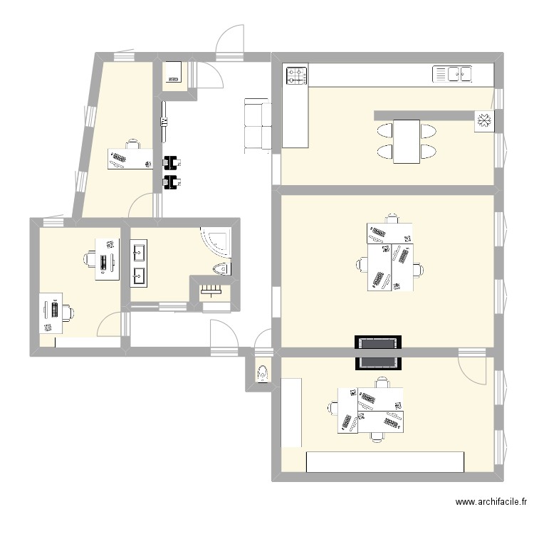 Nouveaux bureaux. Plan de 7 pièces et 92 m2