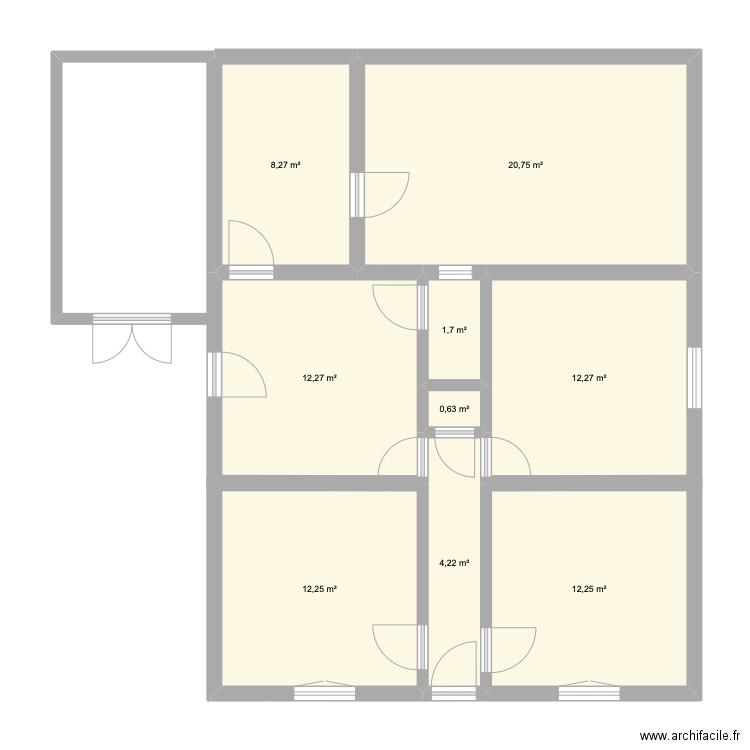 Maison initiale. Plan de 9 pièces et 85 m2