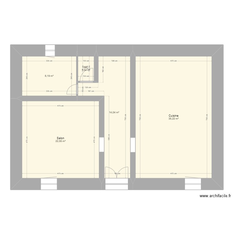 mvide. Plan de 5 pièces et 82 m2