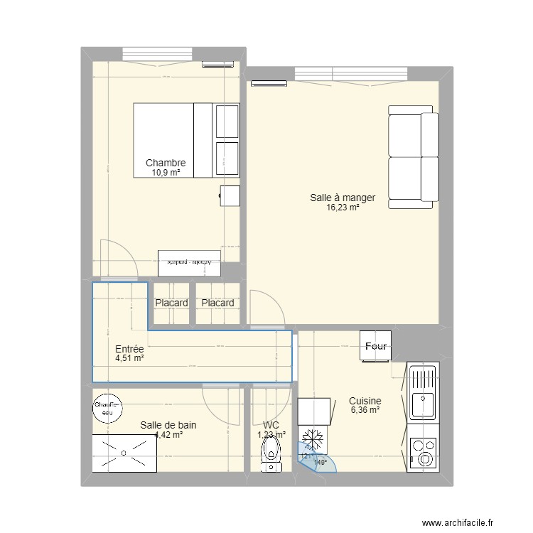 APPARTEMENT CHALLANS. Plan de 11 pièces et 45 m2