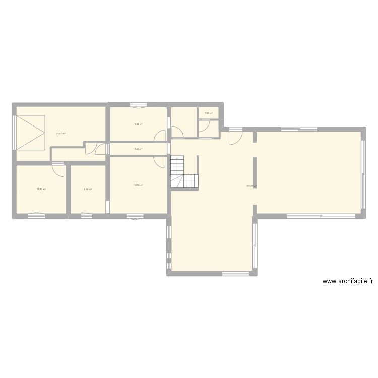 La Cadière. Plan de 8 pièces et 176 m2