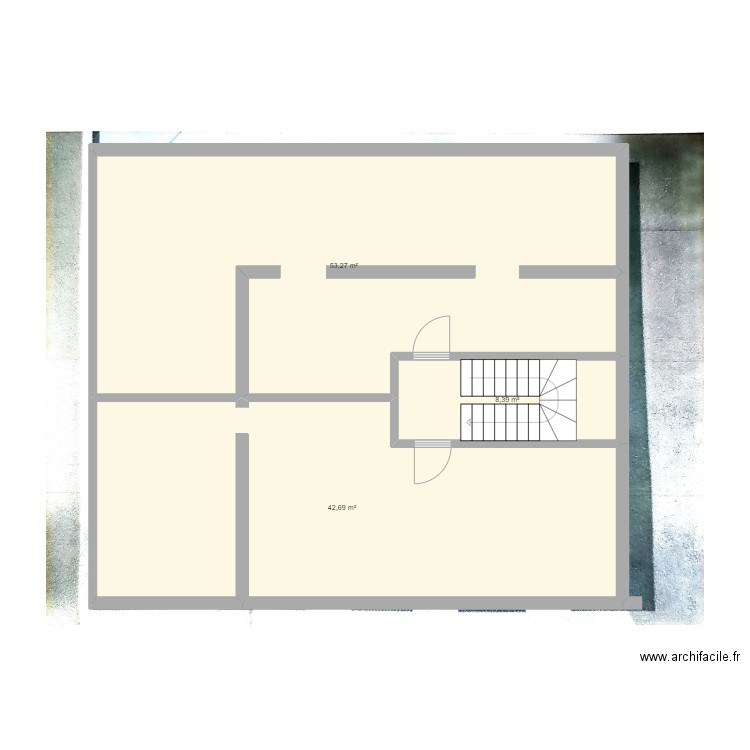 PELLE 2. Plan de 3 pièces et 104 m2