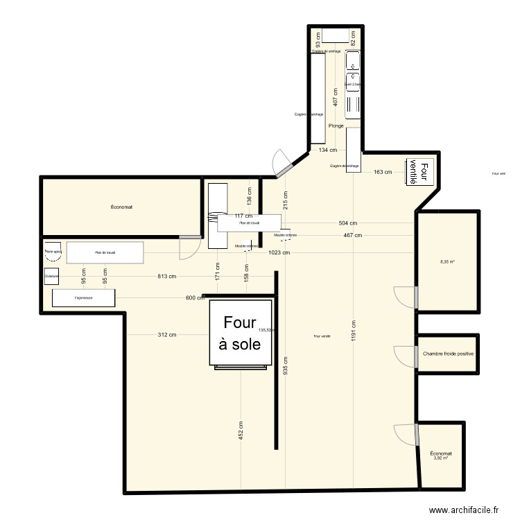 Labo MG BTM. Plan de 6 pièces et 173 m2