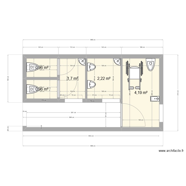 Toilette rénovée. Plan de 5 pièces et 10 m2