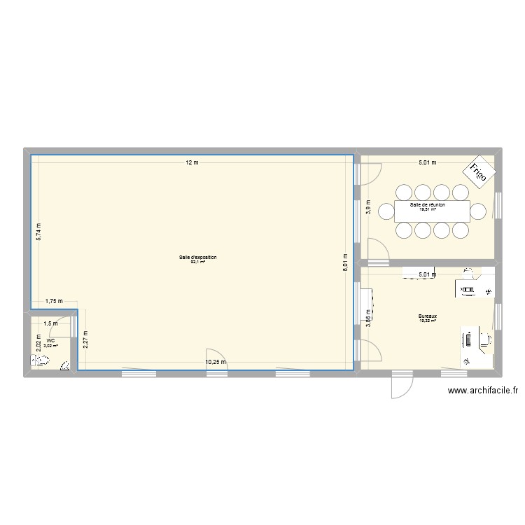 salle expo/bureaux. Plan de 4 pièces et 134 m2