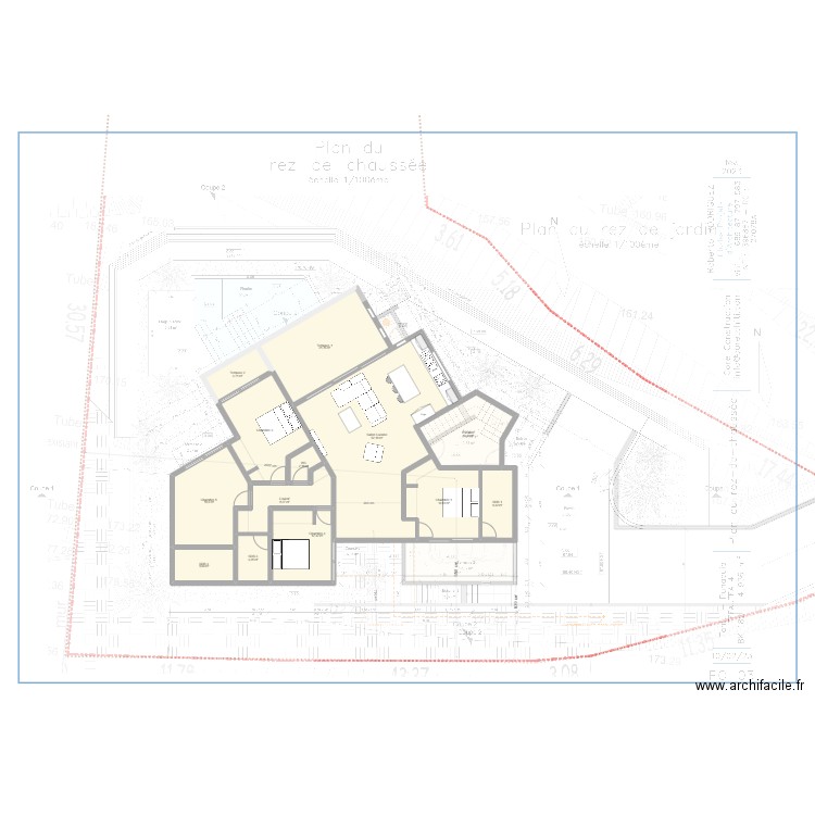 Jambolana. Plan de 18 pièces et 261 m2