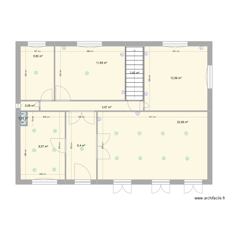 maison yzure. Plan de 10 pièces et 75 m2