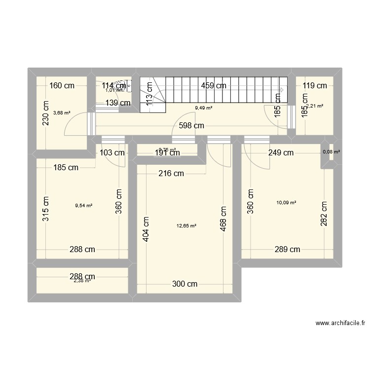 Etage. Plan de 10 pièces et 52 m2