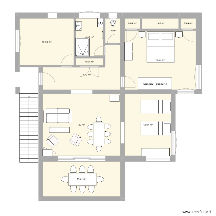 RS Issambres. Plan de 12 pièces et 90 m2