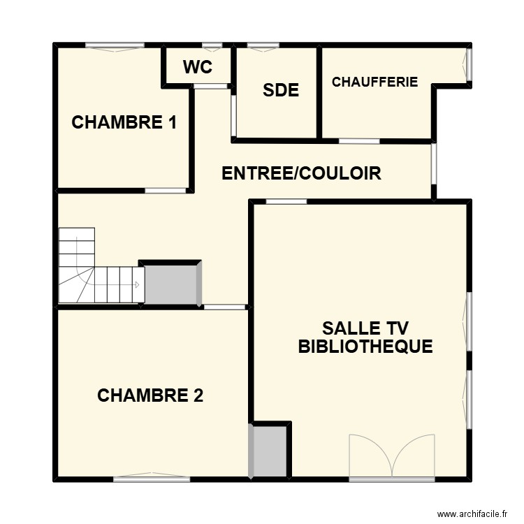 PITHON RDC. Plan de 8 pièces et 82 m2