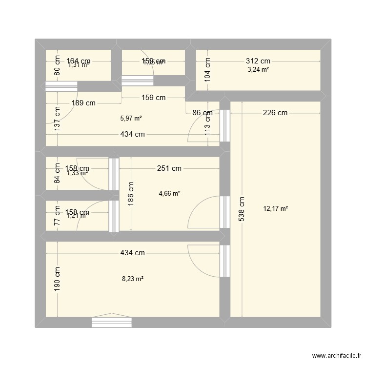 berth. Plan de 9 pièces et 39 m2