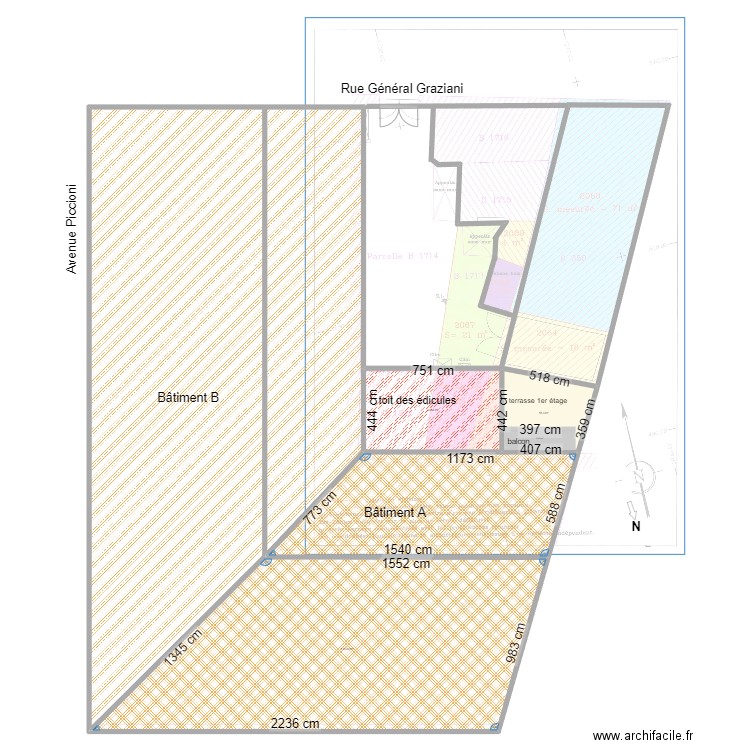 plan masse cour 2P. Plan de 5 pièces et 704 m2