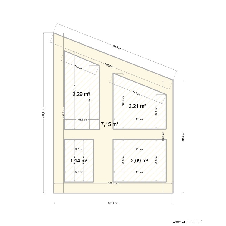 COTE MUR PIERRE . Plan de 5 pièces et 23 m2