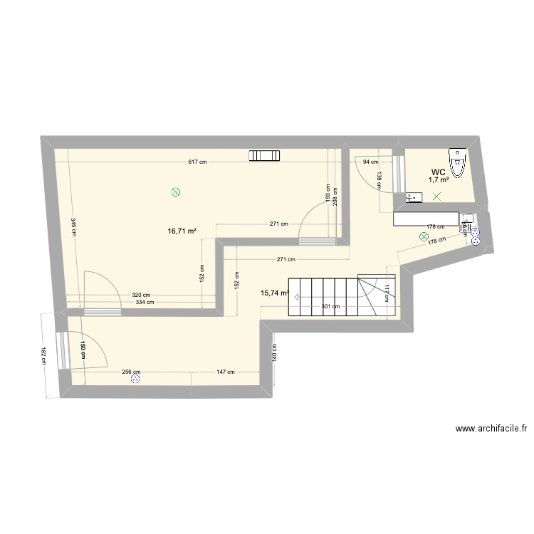 local pro 1 bureau + escalier + porte d'entrée droite. Plan de 3 pièces et 34 m2