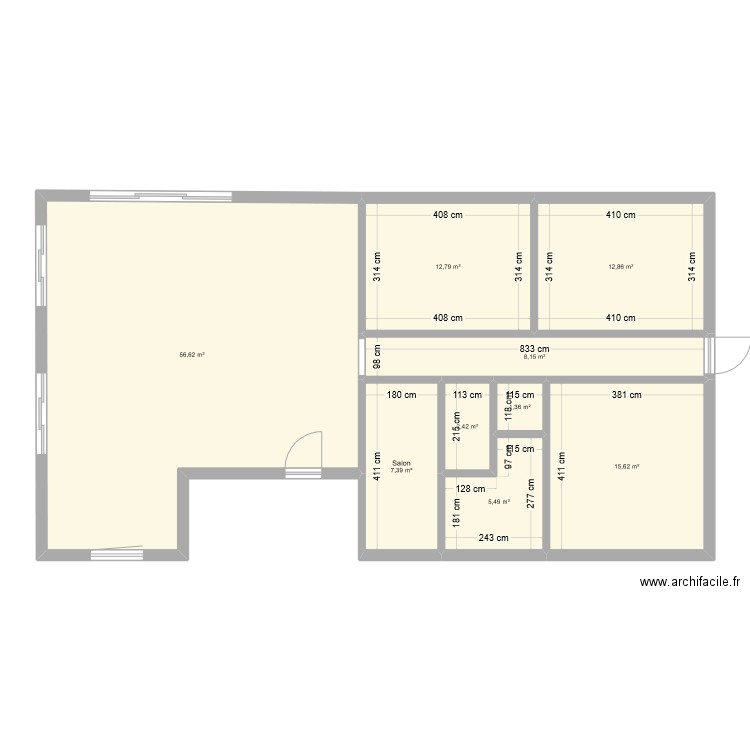 Maison. Plan de 9 pièces et 123 m2