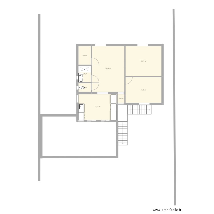 ST ROSELINE. Plan de 8 pièces et 65 m2