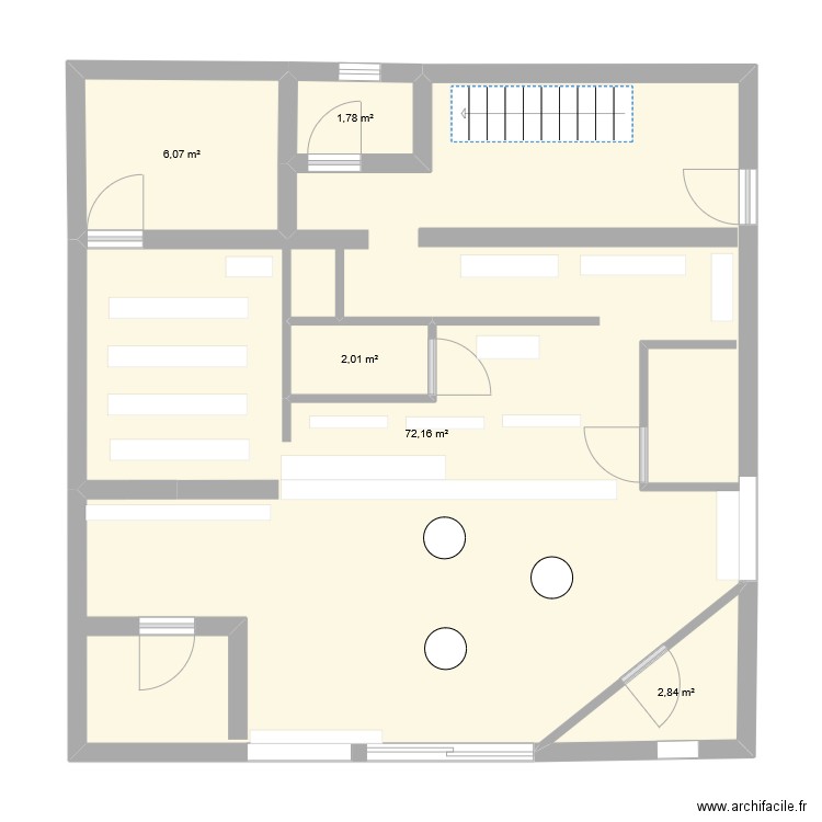 plan pharmacie. Plan de 5 pièces et 88 m2