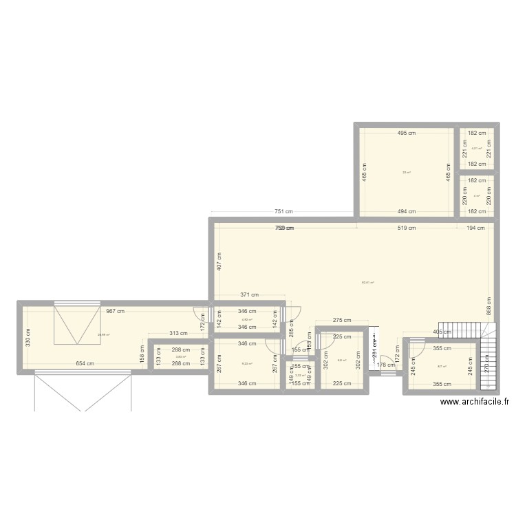 plan 2. Plan de 11 pièces et 176 m2