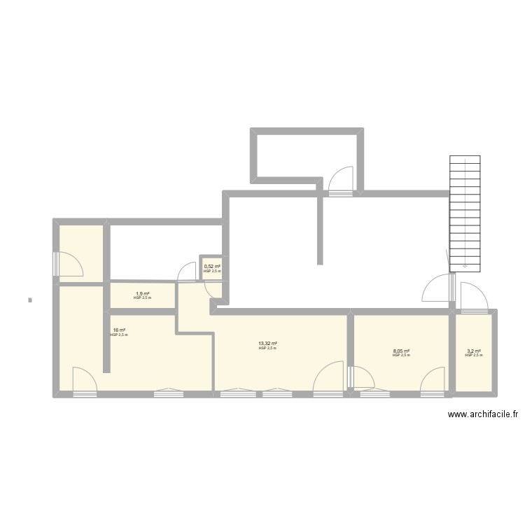 jaune. Plan de 6 pièces et 43 m2