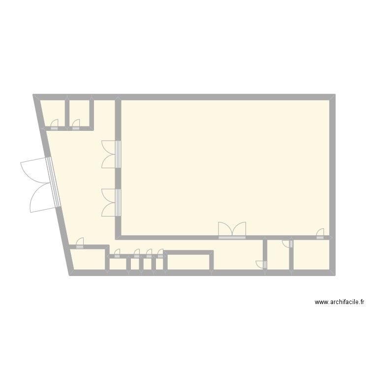 EGLISE. Plan de 11 pièces et 33 m2