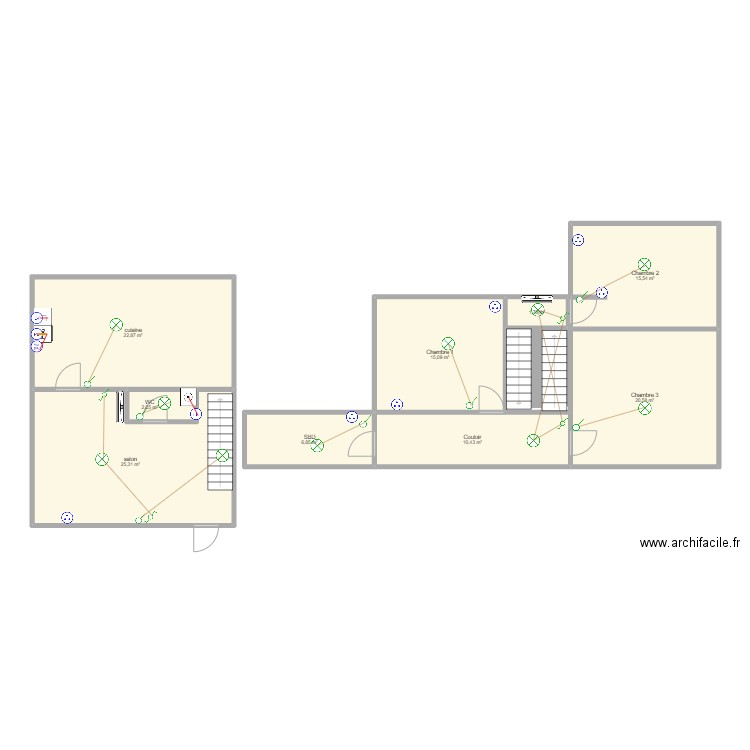 Maison. Plan de 9 pièces et 121 m2