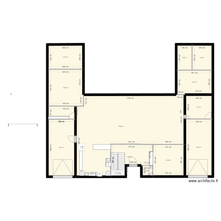 maison-01. Plan de 12 pièces et 241 m2