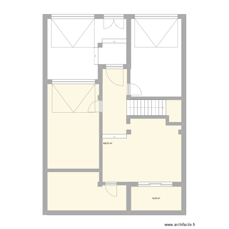 rdc. Plan de 2 pièces et 76 m2