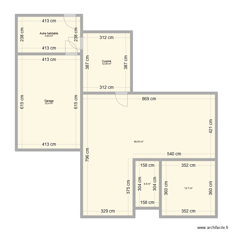 Maison. Plan de 6 pièces et 114 m2