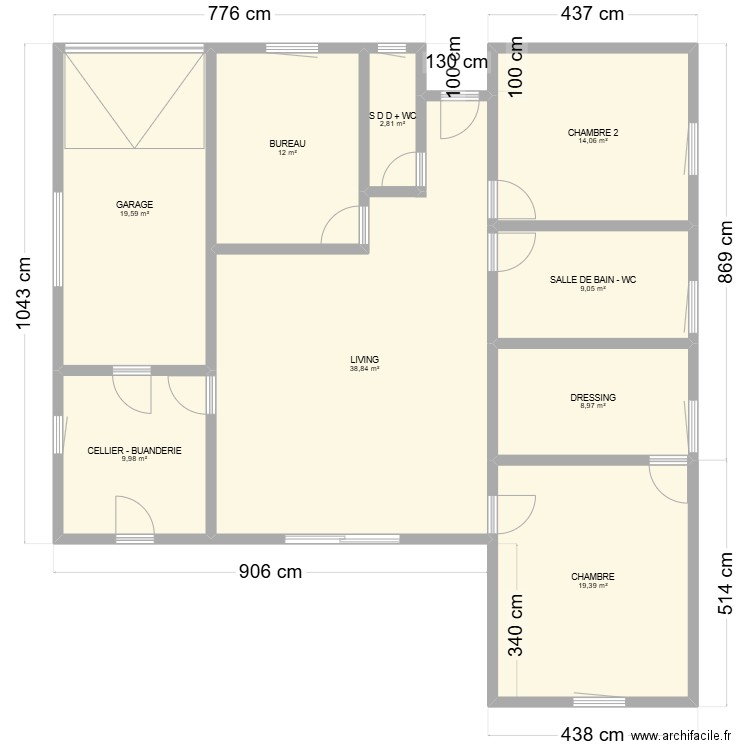 MAISON PLAIN-PIED AVEC MESURES. Plan de 9 pièces et 135 m2