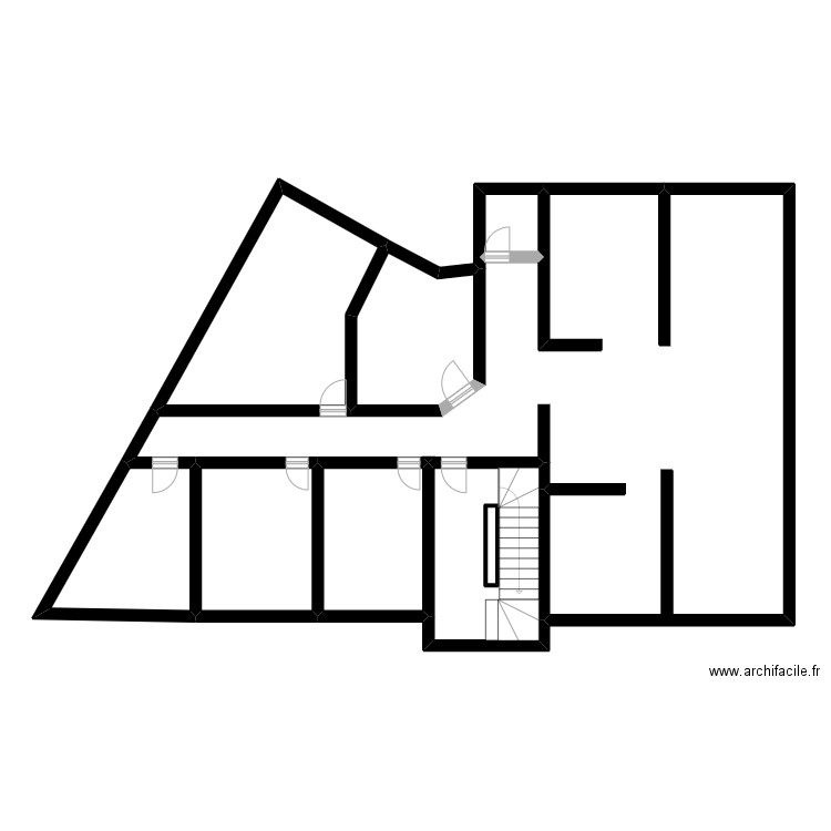 qef. Plan de 9 pièces et 134 m2