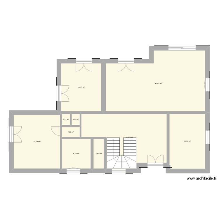 Maison. Plan de 10 pièces et 131 m2