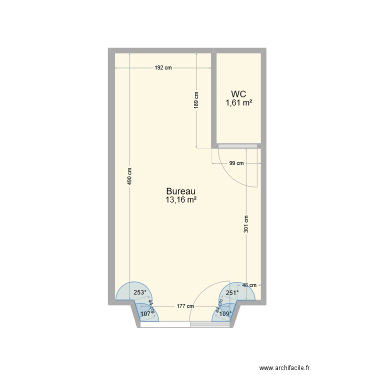 bureau. Plan de 2 pièces et 15 m2