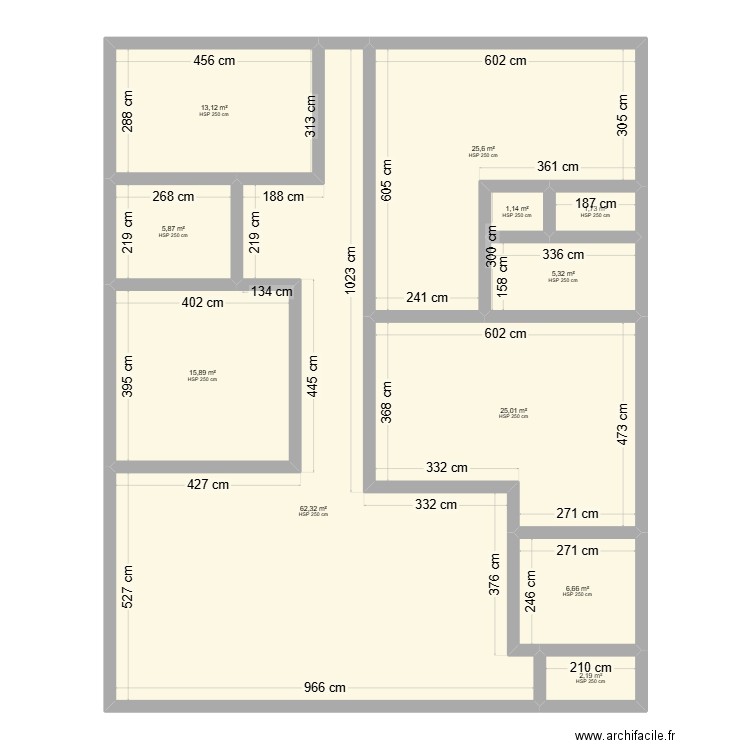 Maisonc. Plan de 11 pièces et 165 m2