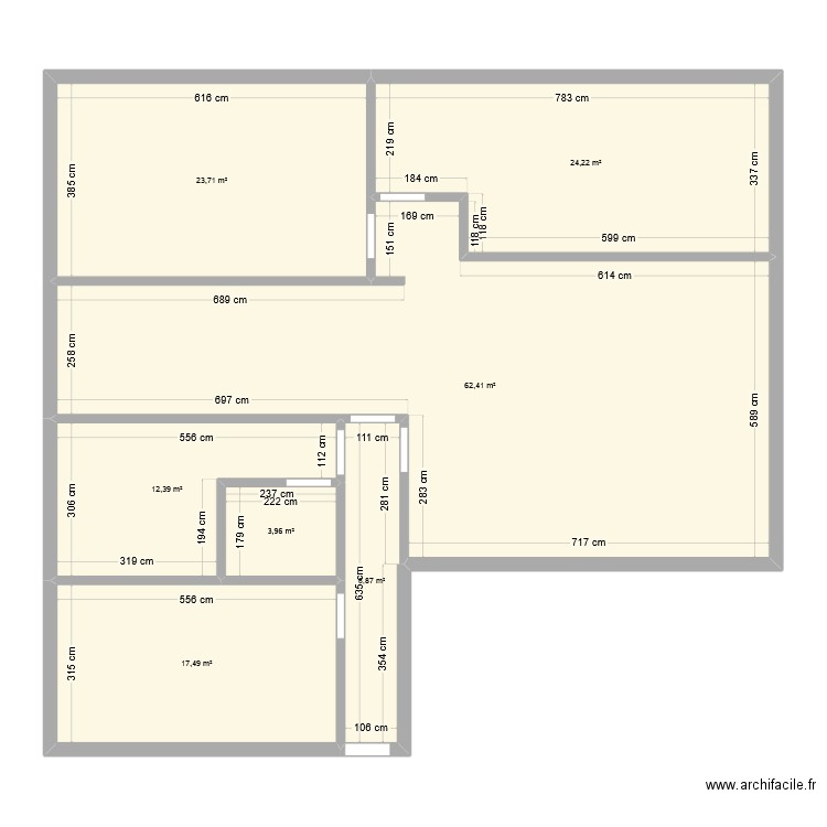 98m2. Plan de 7 pièces et 151 m2