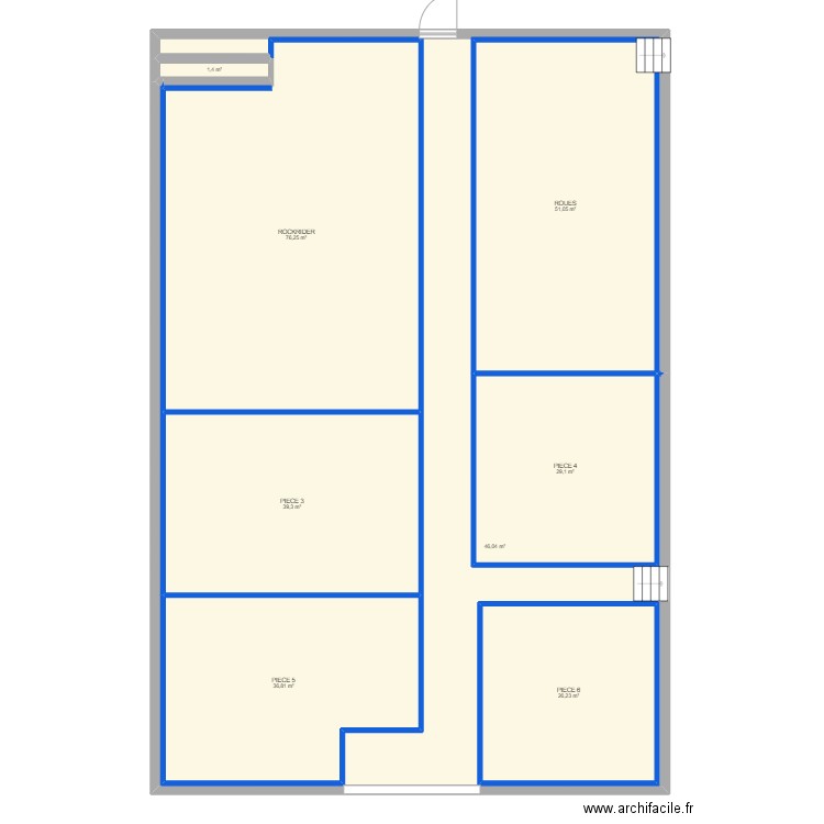 R+1. Plan de 8 pièces et 335 m2