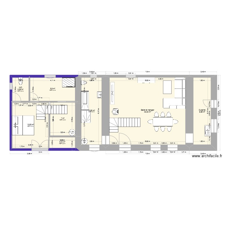 plan de coupe. Plan de 8 pièces et 99 m2