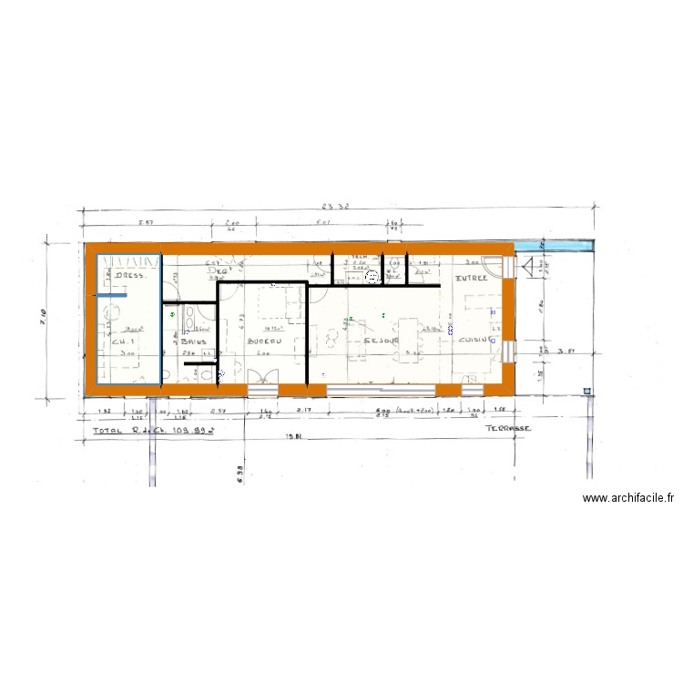 B'âtiment 3 haut. Plan de 7 pièces et 110 m2