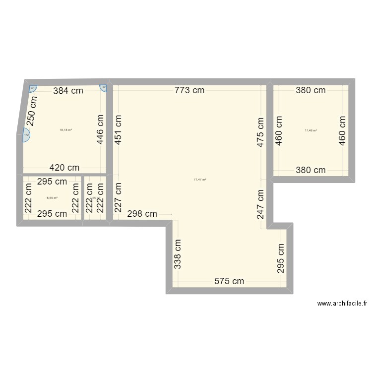 Alata. Plan de 5 pièces et 116 m2