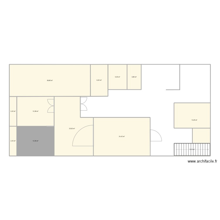 v01. Plan de 12 pièces et 140 m2