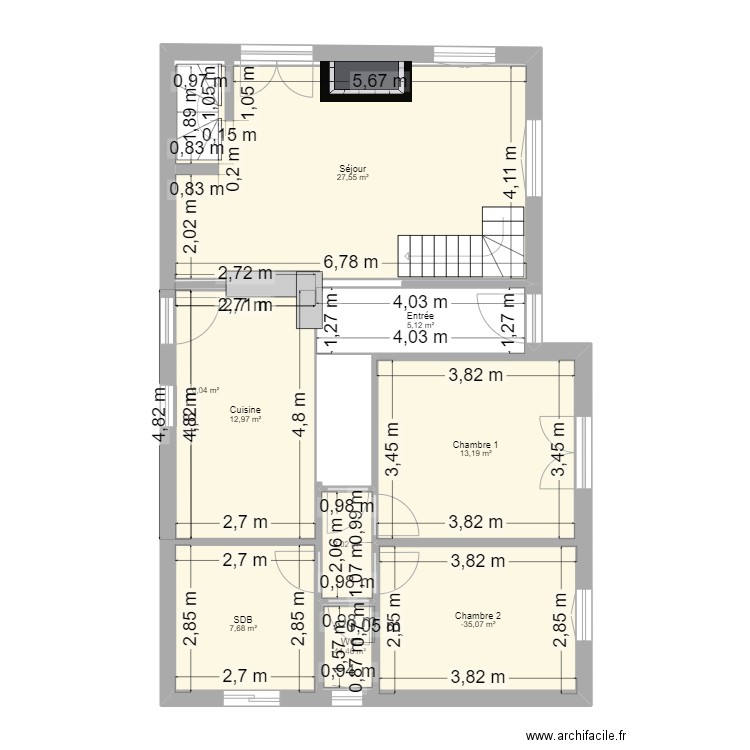 Pallud Etage 1. Plan de 9 pièces et 81 m2