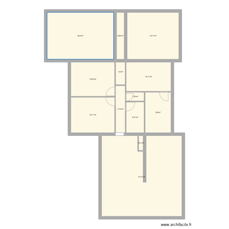 CABRIES. Plan de 13 pièces et 155 m2