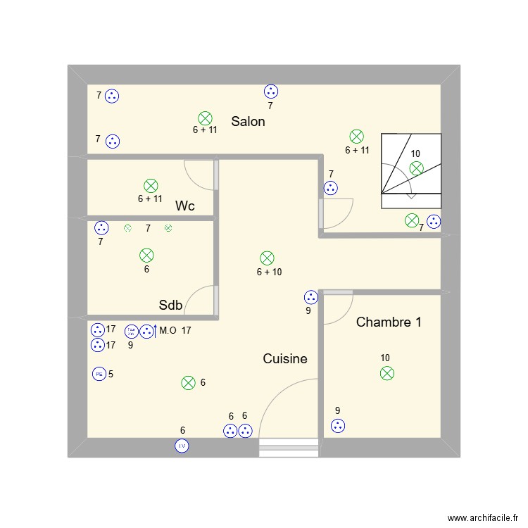 Mika Levy RDC. Plan de 5 pièces et 22 m2