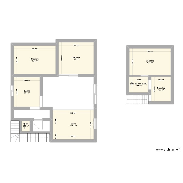 Maison . Plan de 8 pièces et 55 m2