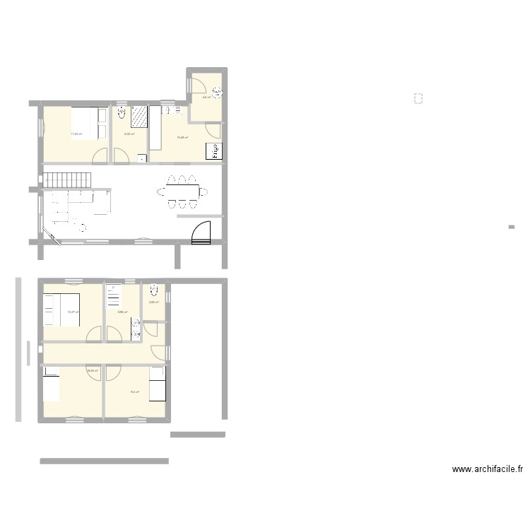 maiz. Plan de 9 pièces et 79 m2