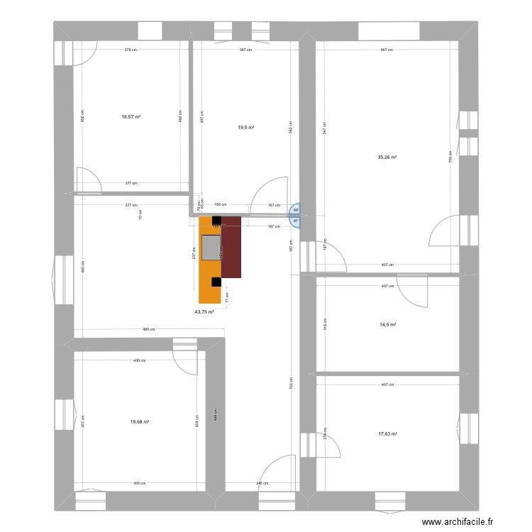 Chalet - cheminée et salon XL. Plan de 7 pièces et 169 m2