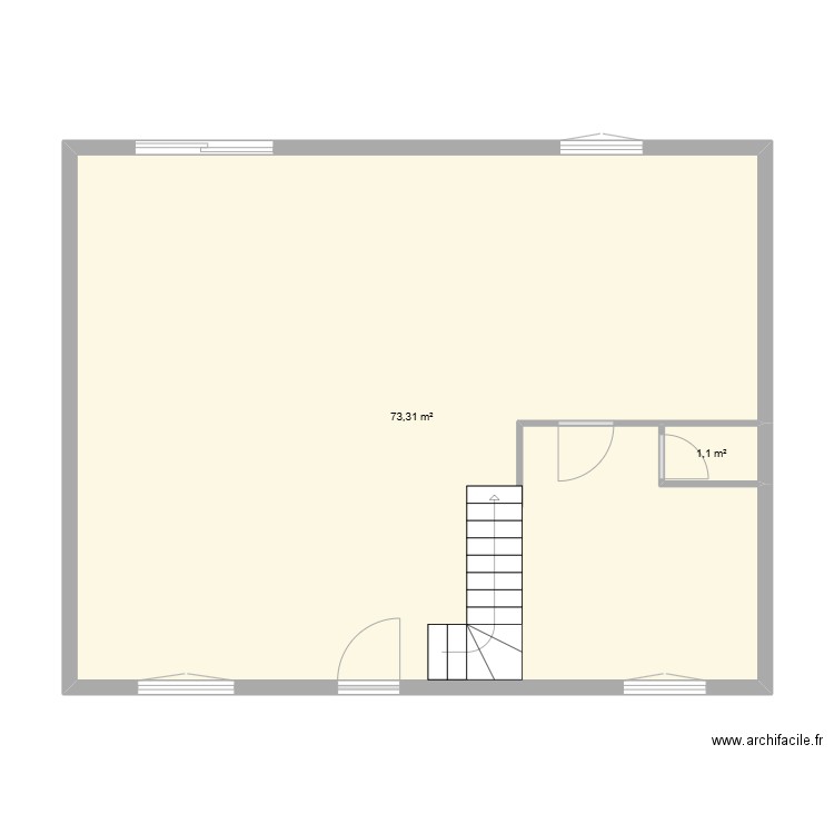 RDC. Plan de 2 pièces et 74 m2