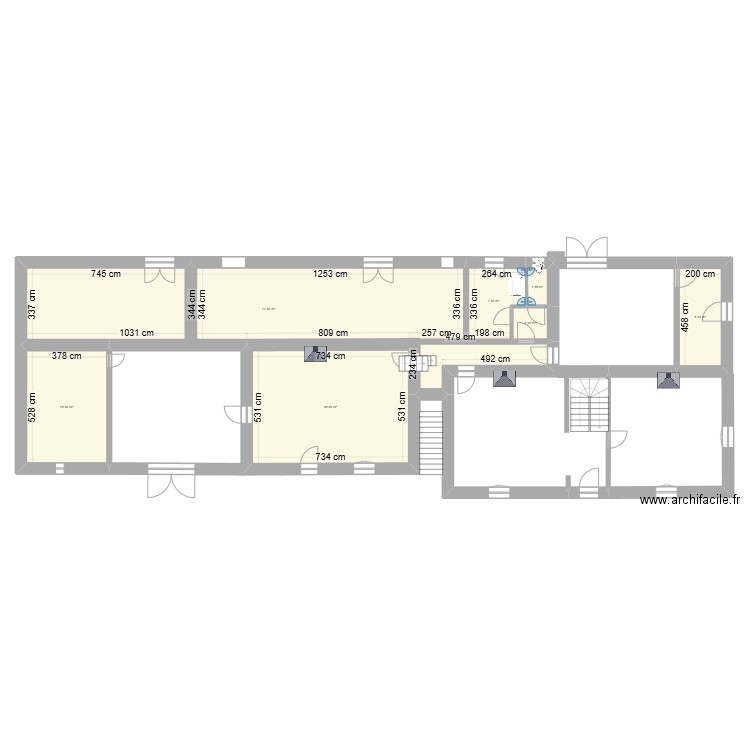 ju 01. Plan de 6 pièces et 117 m2