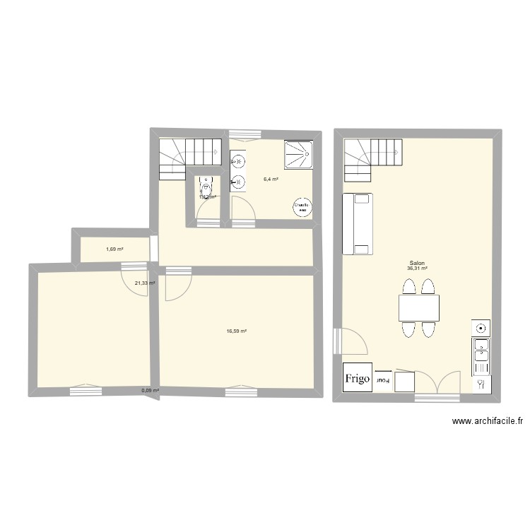 Logement de droite. Plan de 7 pièces et 84 m2